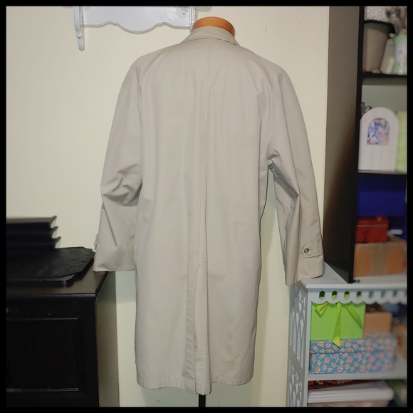 Vintage Trench Coat, Size 42 - Picture 3 of 9